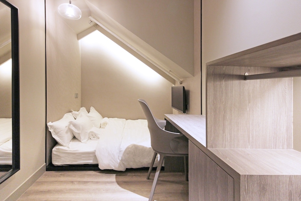 St Signature - Dusk Jalan Besar