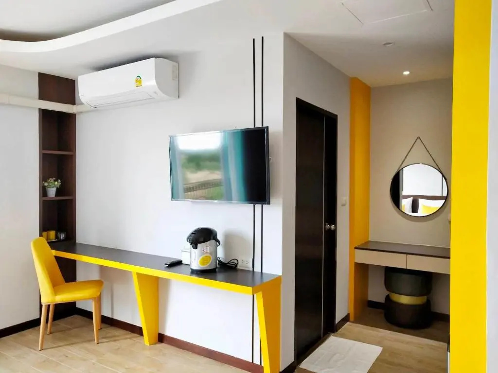 Deluxe Double room (full double bed)