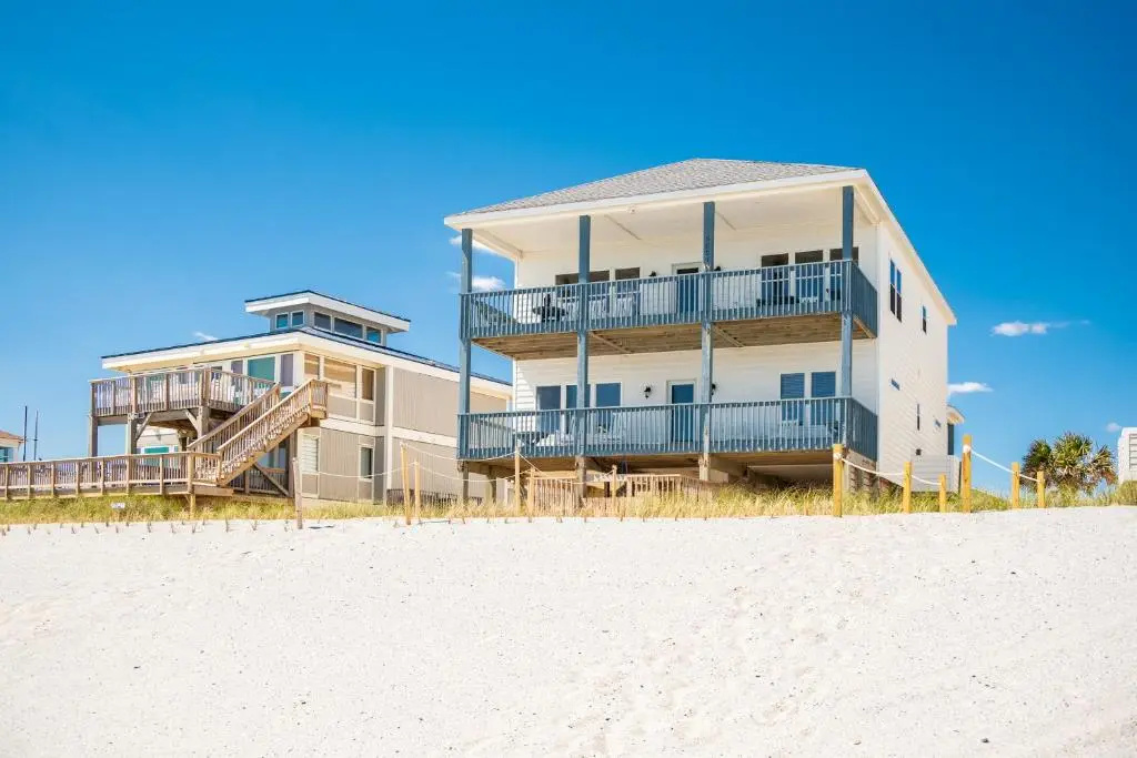 Casa Bianca by Oak Island Accommodations