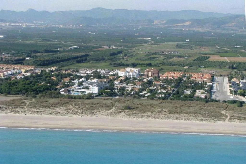 Beach & Waterfront