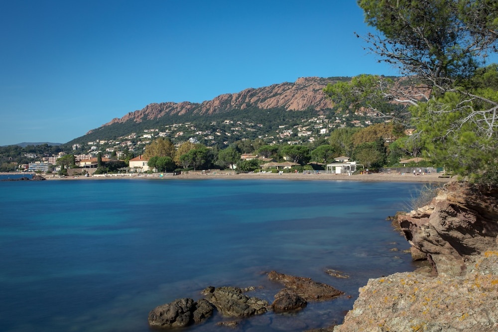 Beach & Waterfront