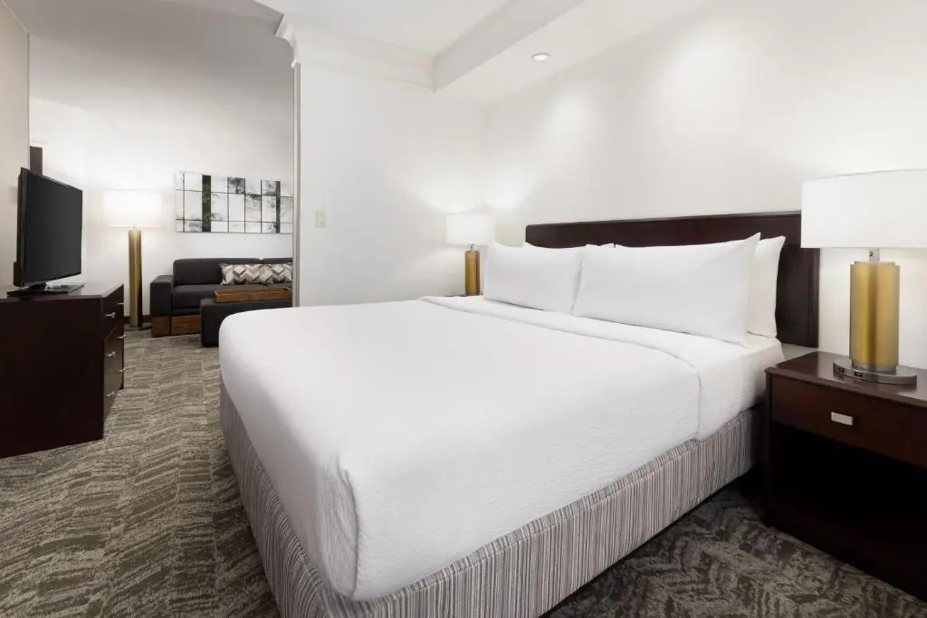 SpringHill Suites by Marriott Fresno - Chambres