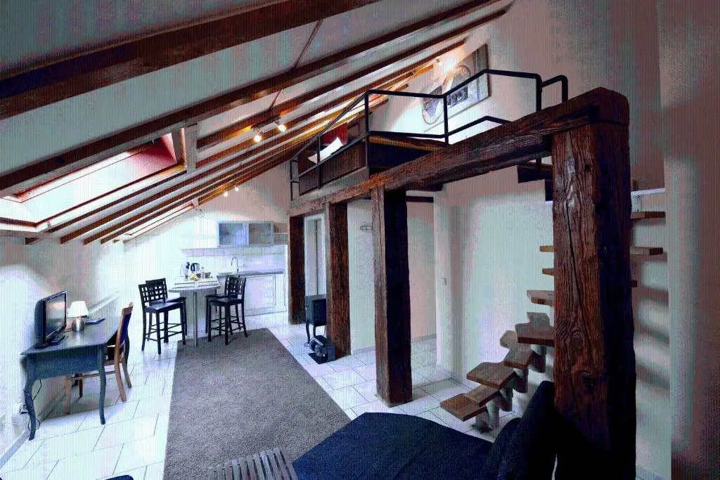 Standard Triple room