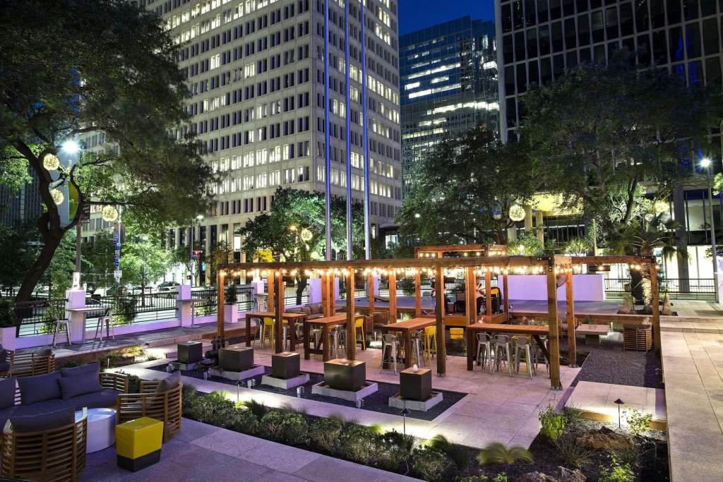 The Whitehall Houston - Général