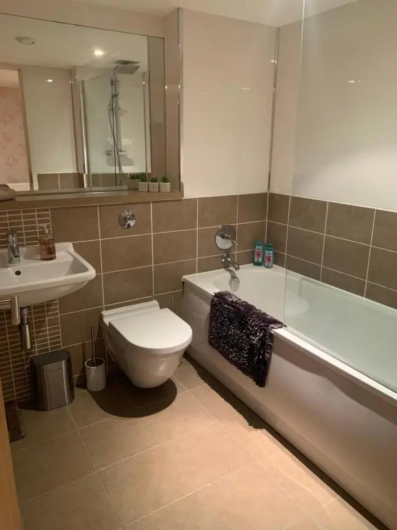 Merchant City Luxury 2 Bedroom Apartment with Secure Parking Available on Request
