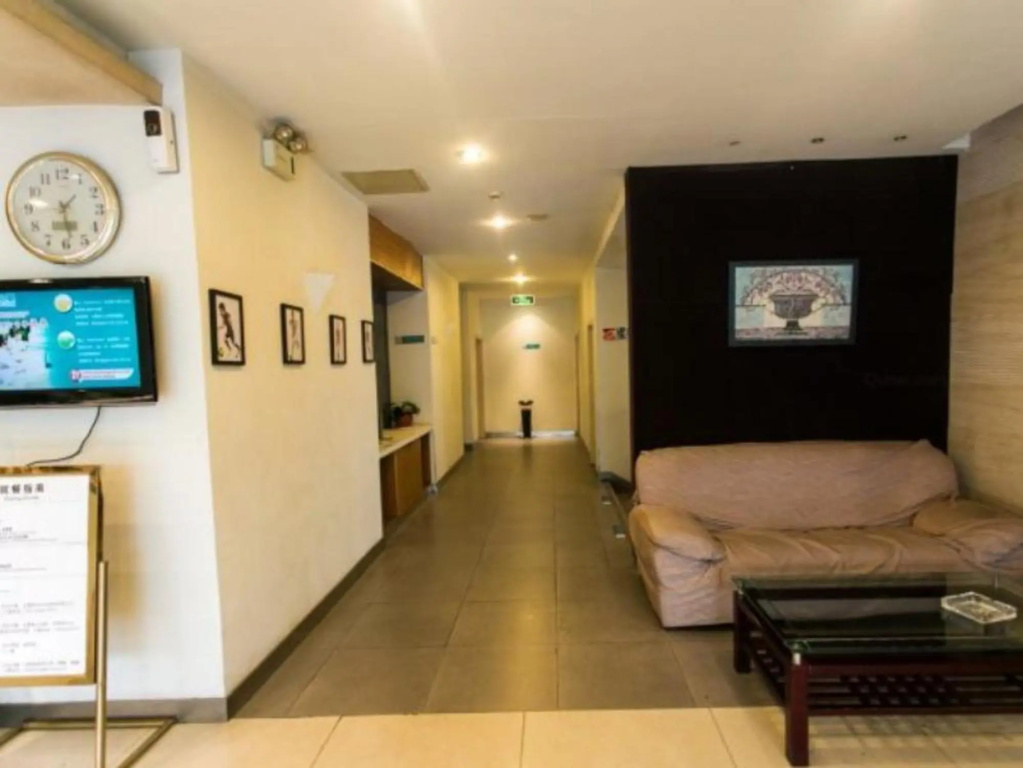 Lobby & Reception