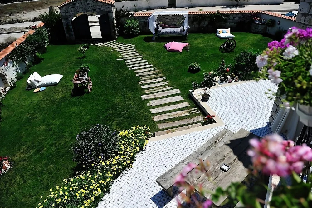 Standard Double room with balcony and with mountain view (full double bed)