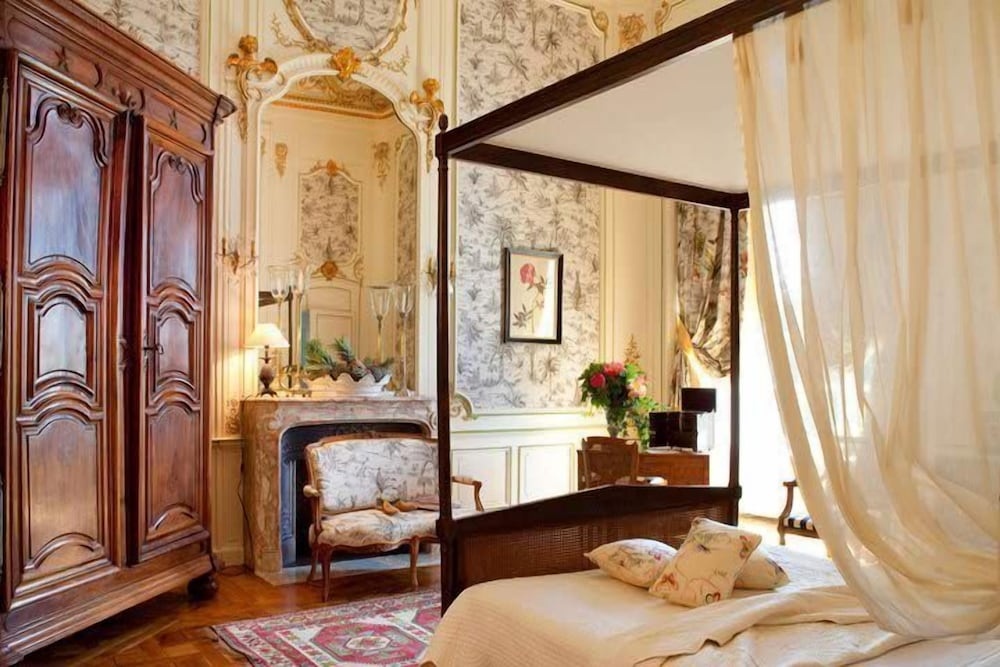Chateau Colbert — 5