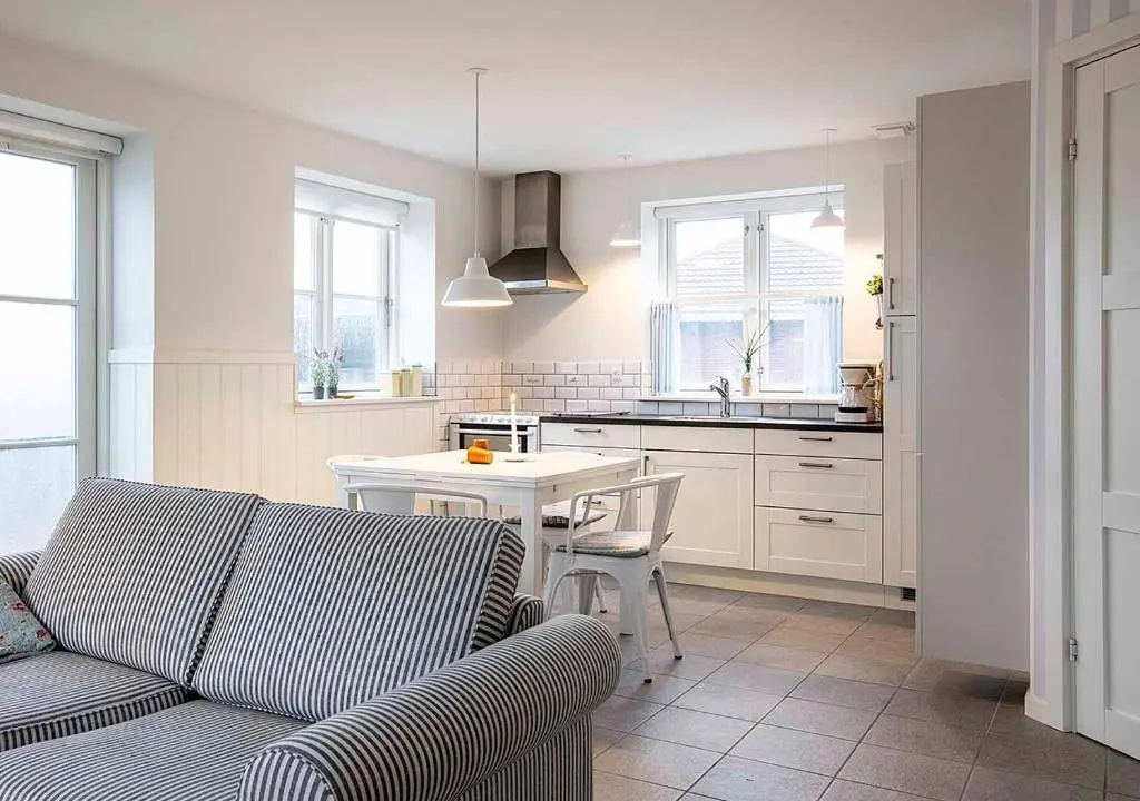 2 Bedrooms Cottage