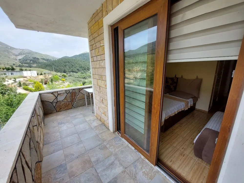 Balcony & Terrace