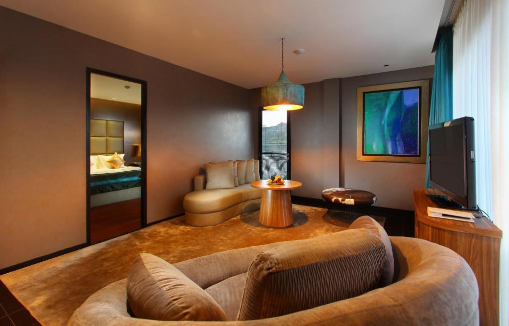 Amaroossa Suite