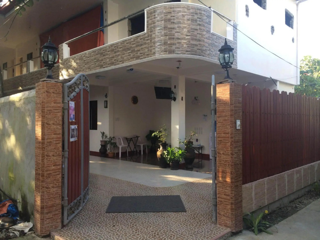 AJ Travellers Inn Annex