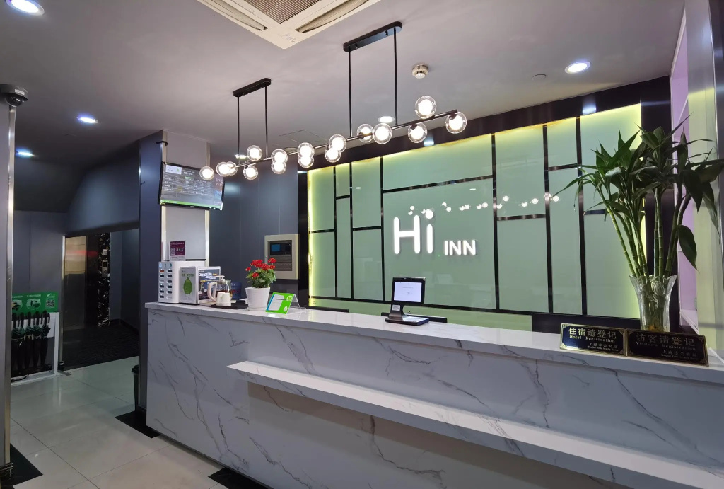 Lobby & Reception
