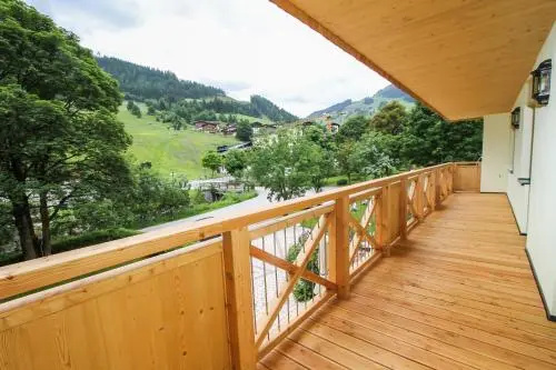 Balcony & Terrace