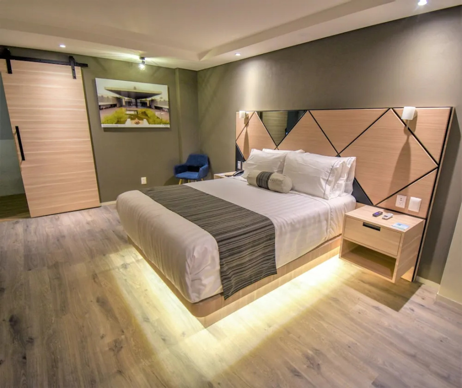 Premier room