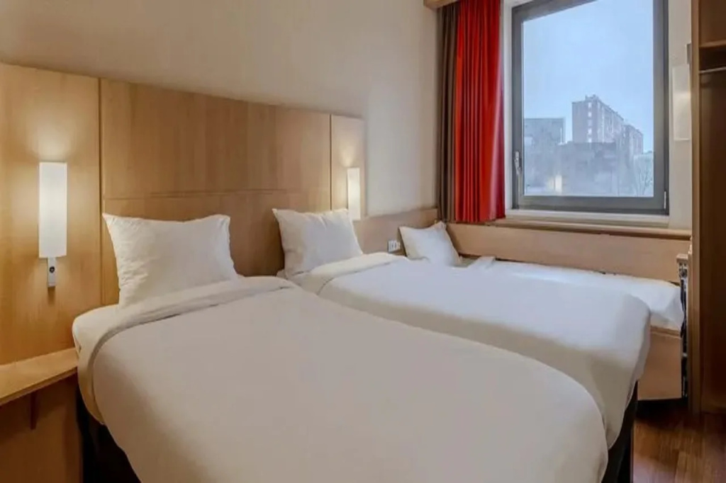 Afficher la photo 6 — B&B HOTEL Maubeuge Gare