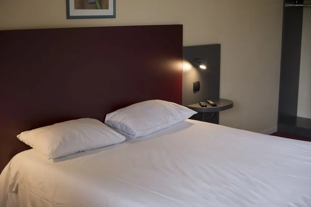 Standard Double room with garden view (full double bed)