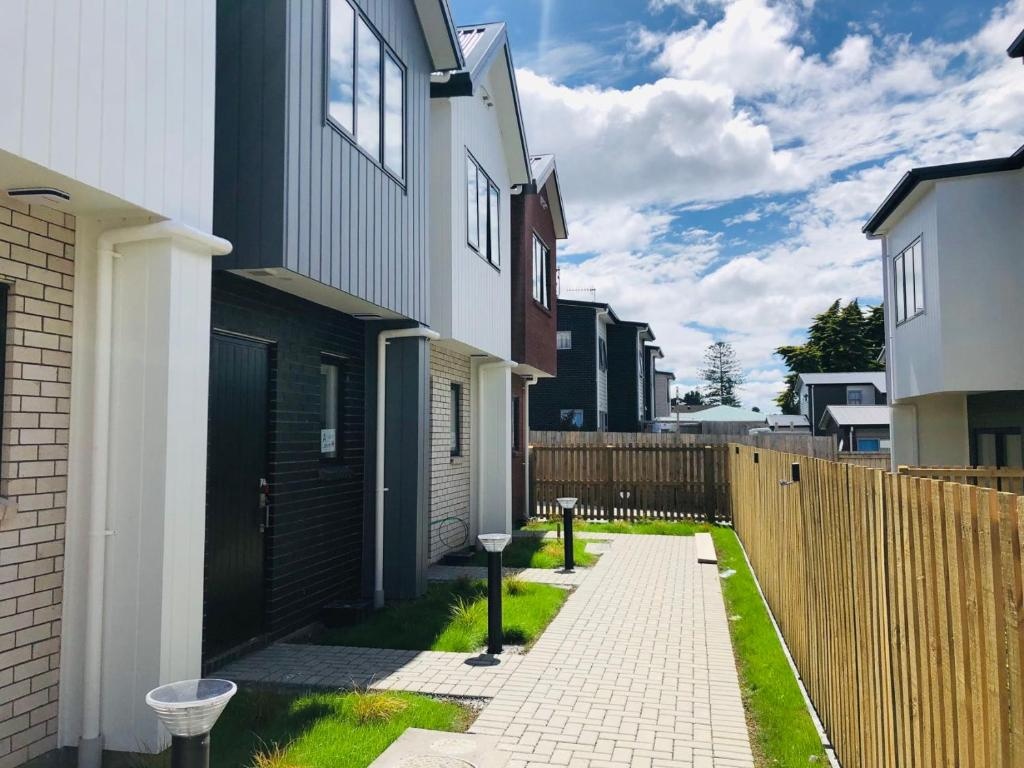 Cozy Brand New Townhouse 3