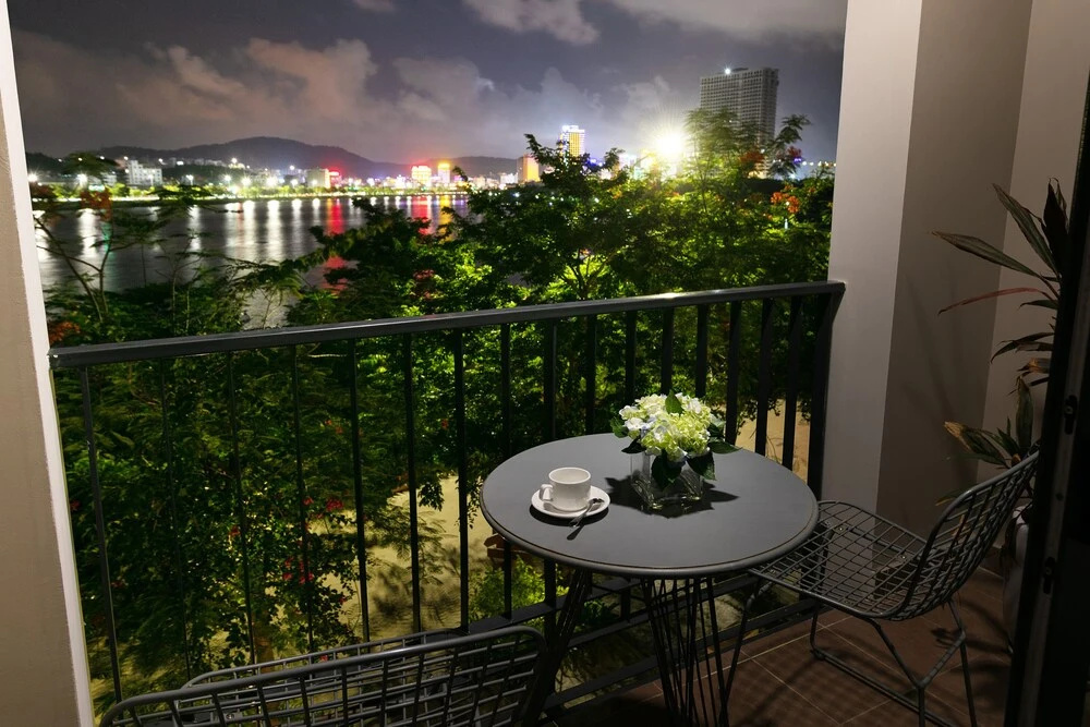 Balcony & Terrace