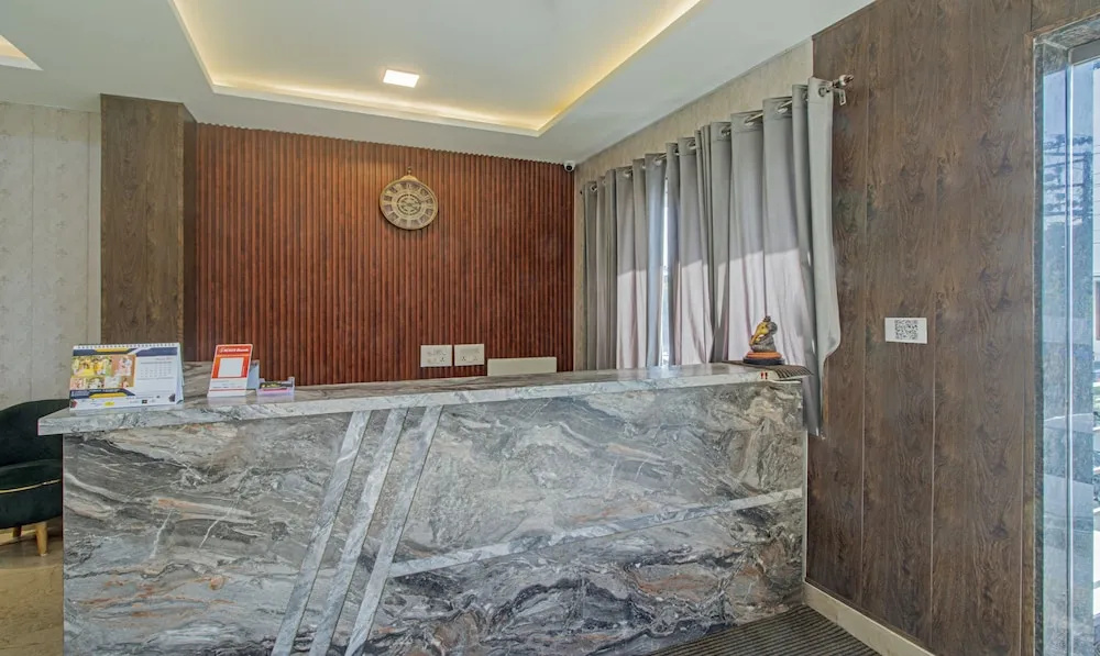 Lobby & Reception