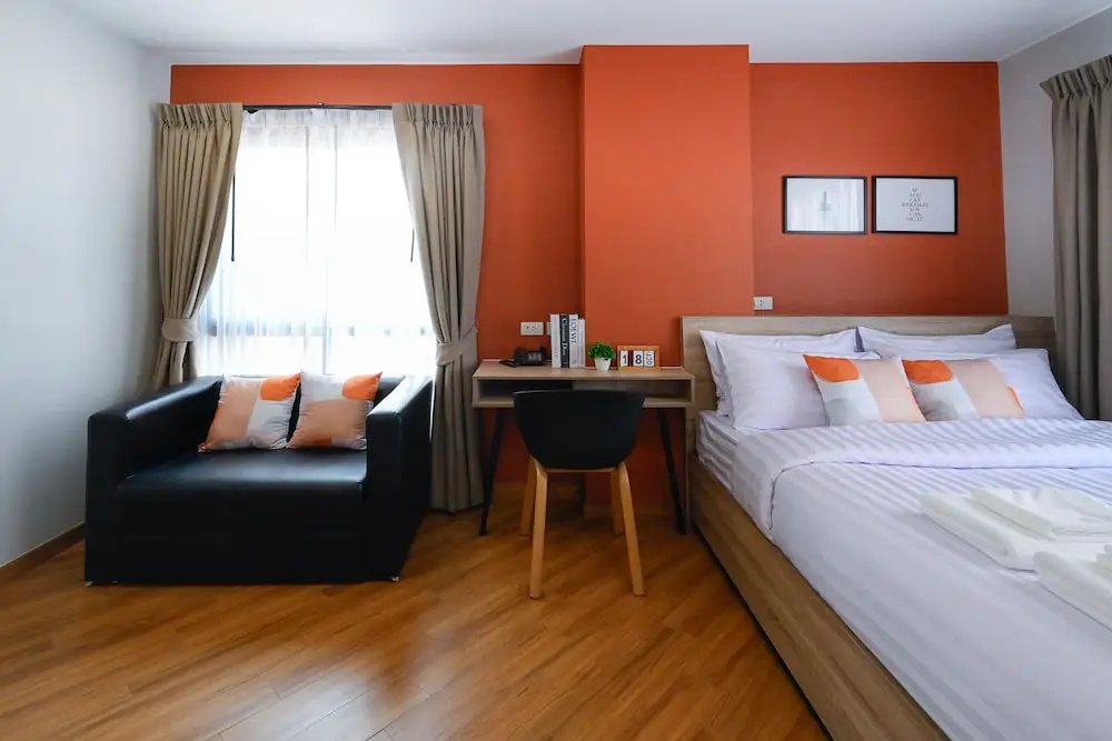 Deluxe Double room with balcony (full double bed)