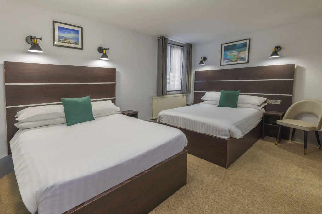 Standard Quadruple room
