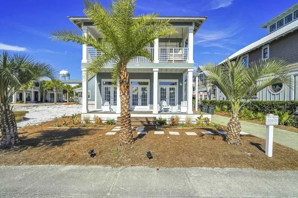All Decked Out by Avantstay Pool & Private Beach Access, Bikes Provided