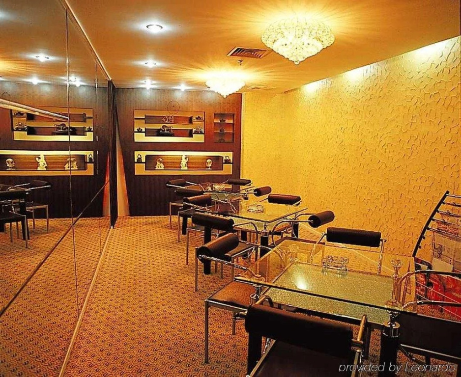 Food & Beverage