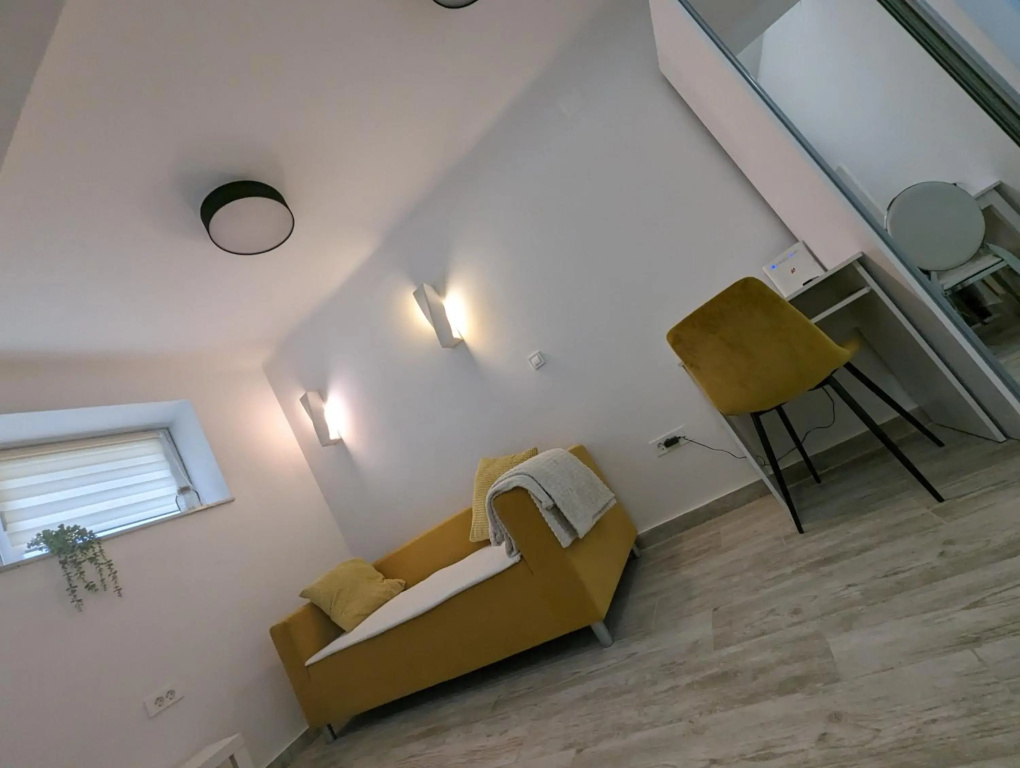 Chic Modern Studio in Historic Building w Floor Heating, 65" TV, Washer and Dryer
