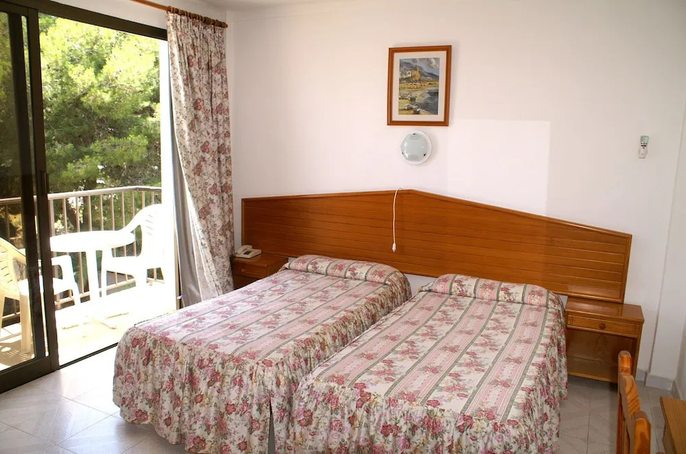 1 Bedroom Apartment with balcony