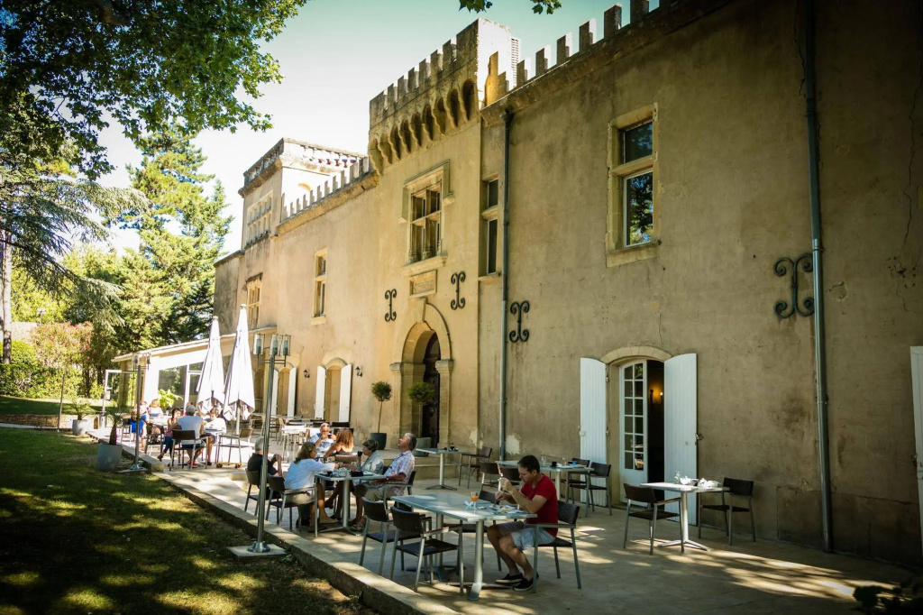 Food & Beverage