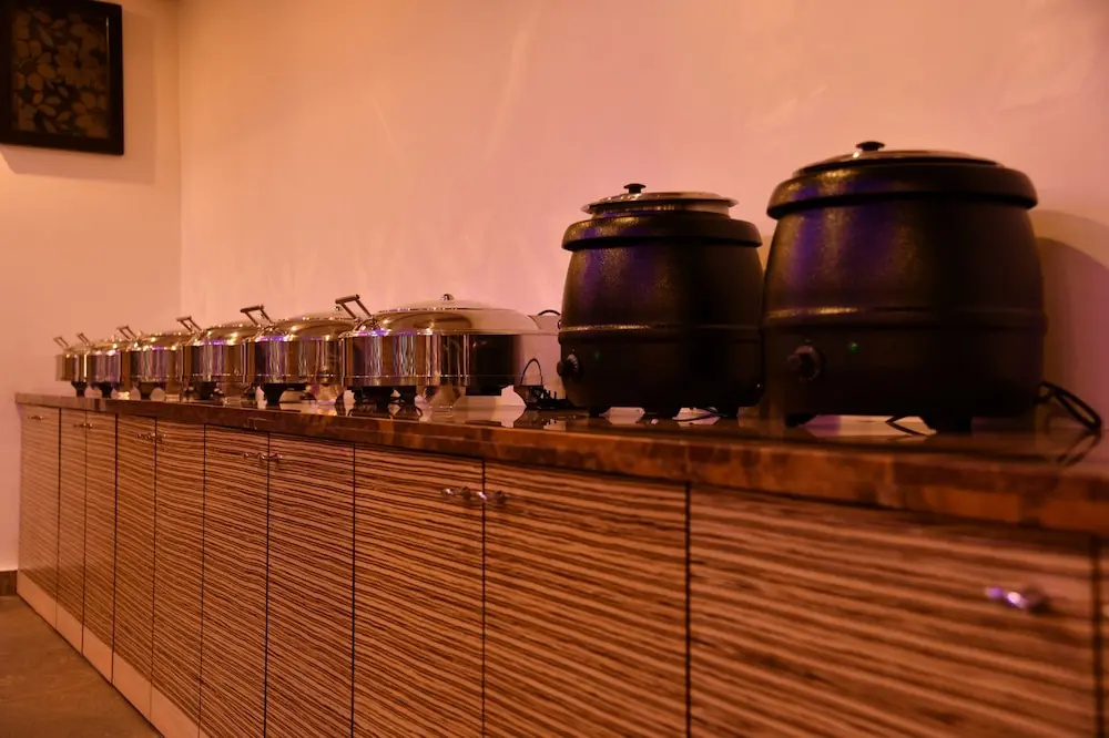 Food & Beverage