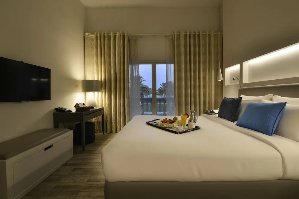 Deluxe Double room beachfront (full double bed)