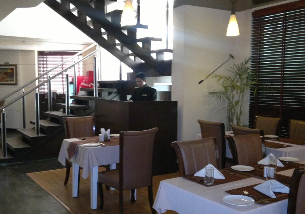 Food & Beverage