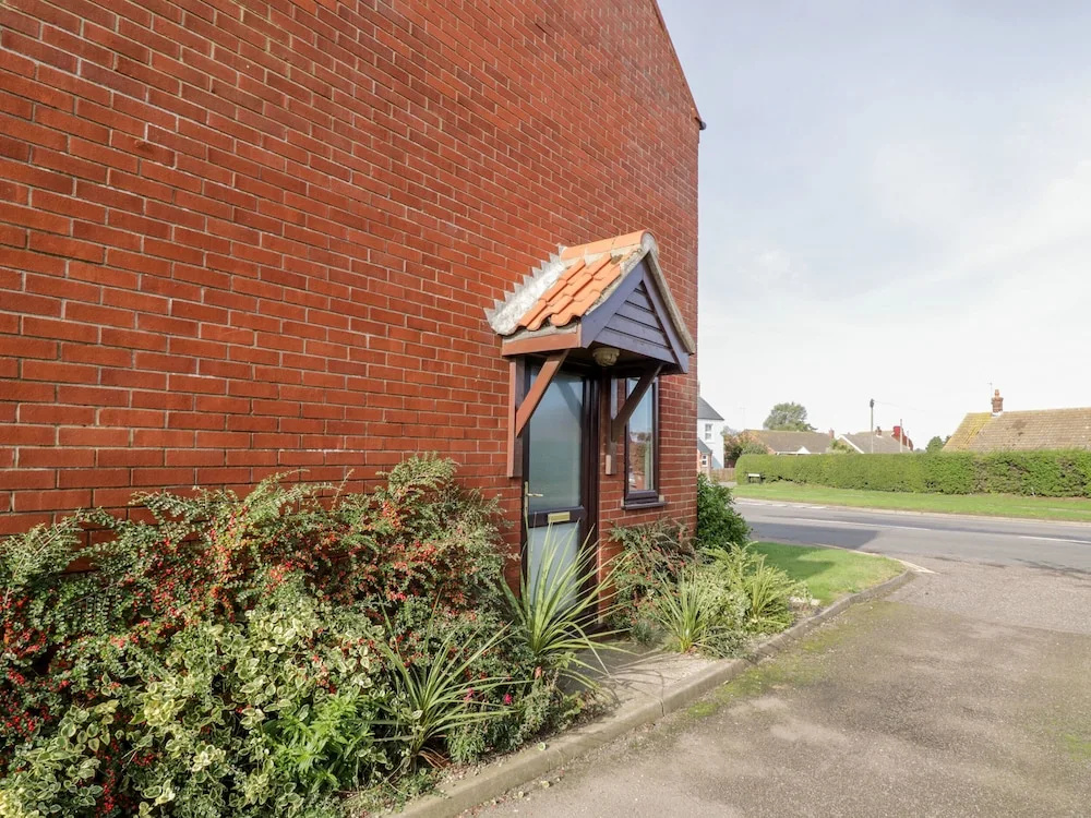 2 Waxham Court