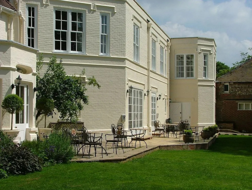 Esseborne Manor Hotel