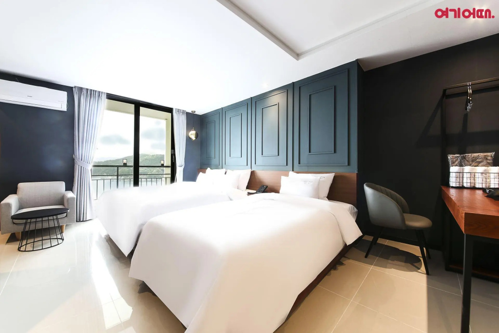 Deluxe Double room with ocean view (twin beds)