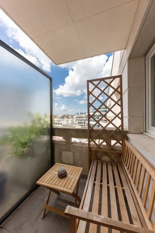 Afficher la photo 7 — Charming Central Apartment With Balcony and City View