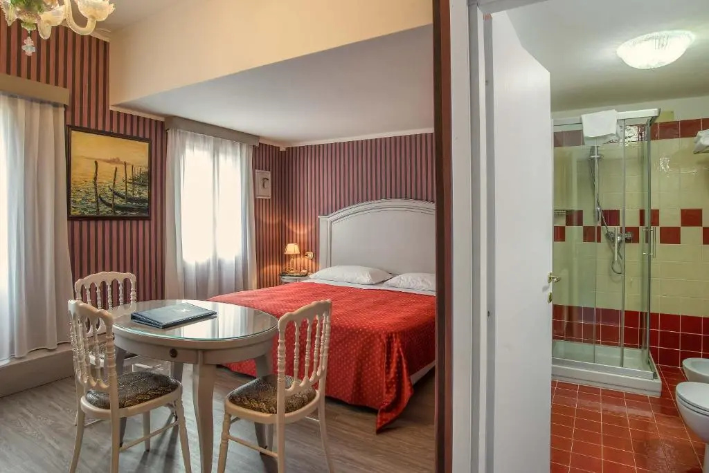 Hotel La Fenice Et Des Artistes - Chambres