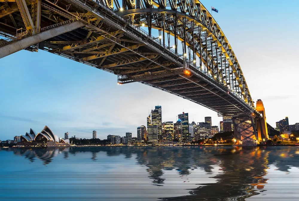 Cozy 2BR Apartment Steps From Darling Harbour
