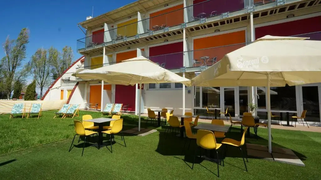 Hotel photo 8