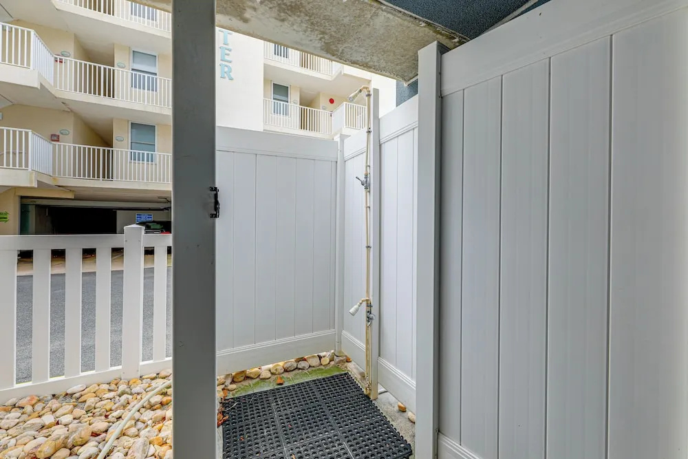 200 Feet to Beach: Inviting Condo in Ocean City!