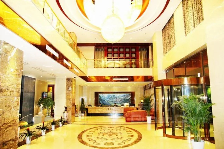 Lobby & Reception