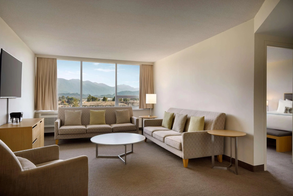 Coast Chilliwack Hotel by APA - фото 4