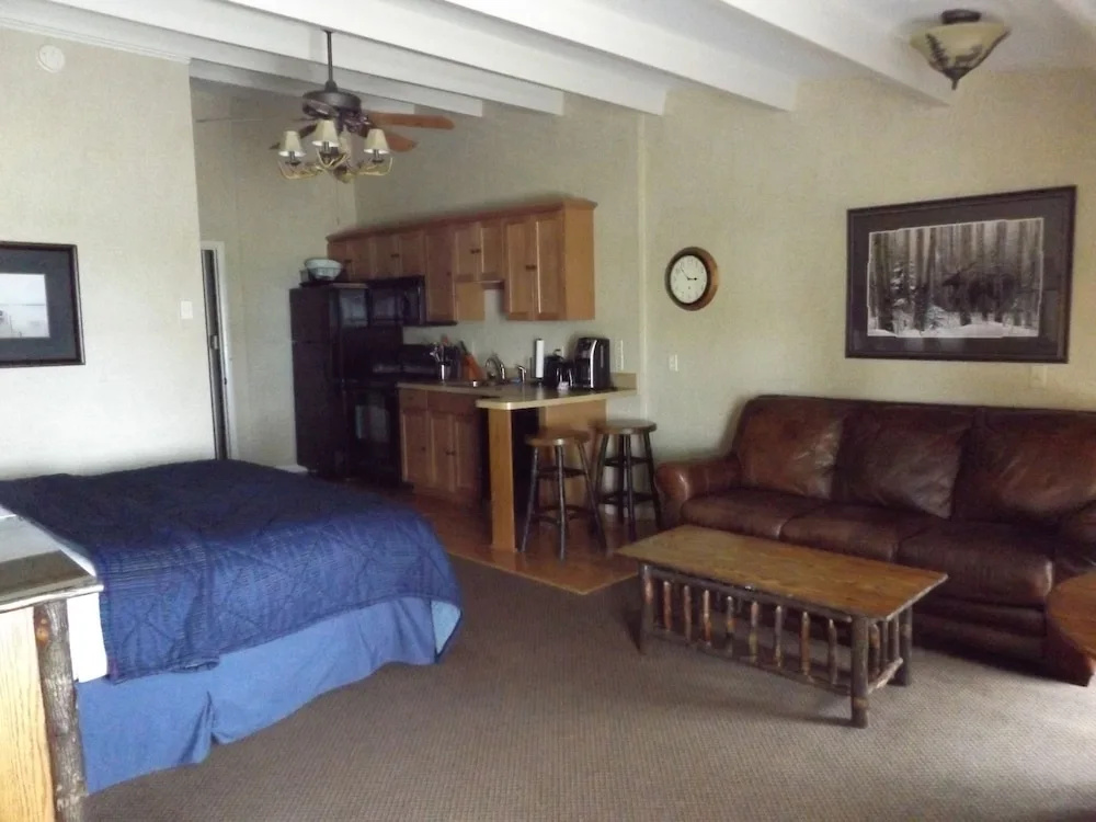 2 Bedrooms Family Suite with river view