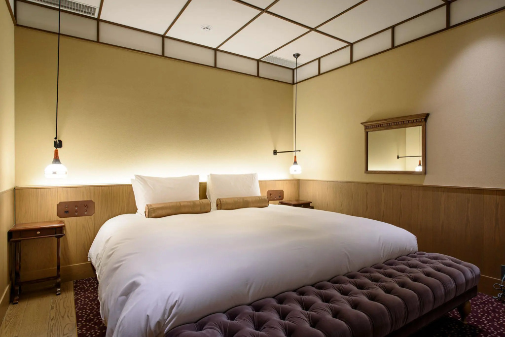 Double Suite (full double bed)