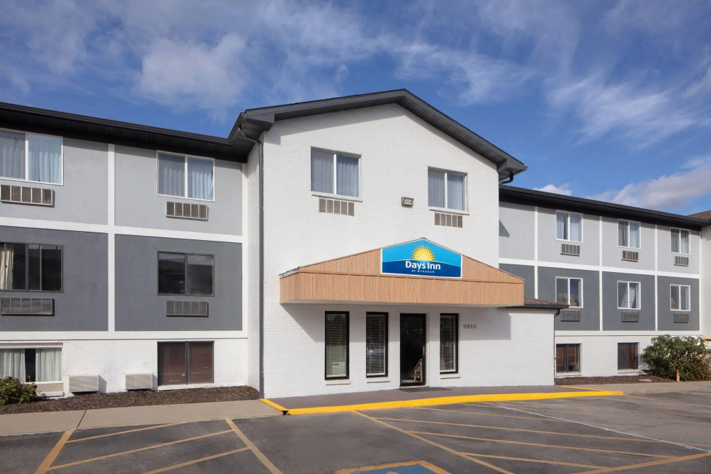 Days Inn by Wyndham Omaha NE