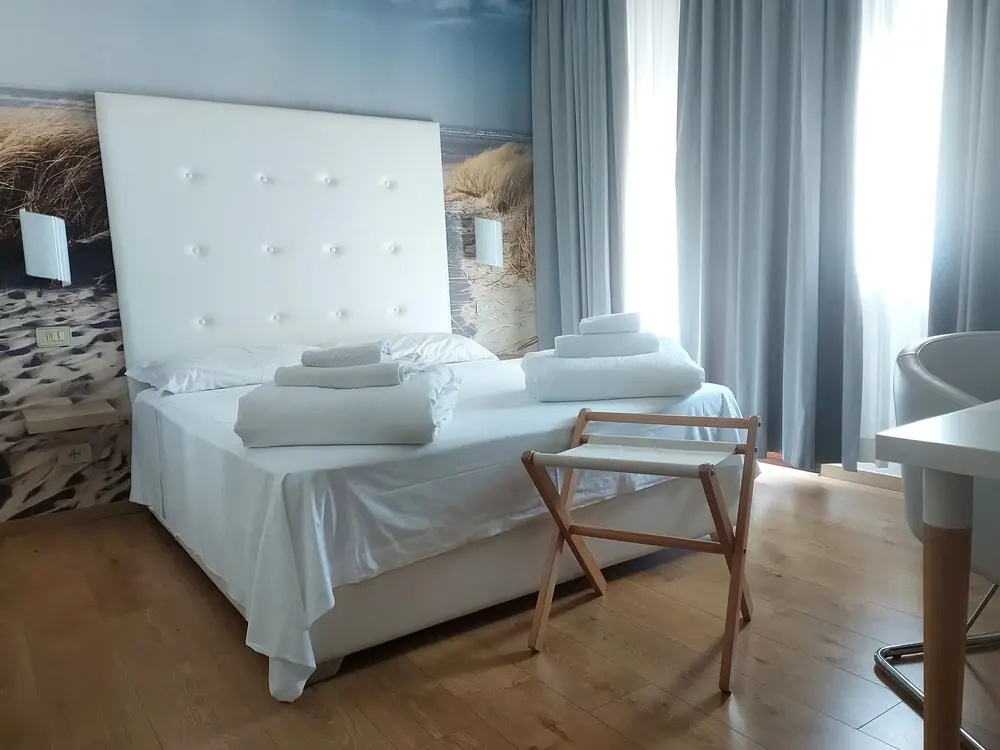 Classic Double room with balcony (full double bed)