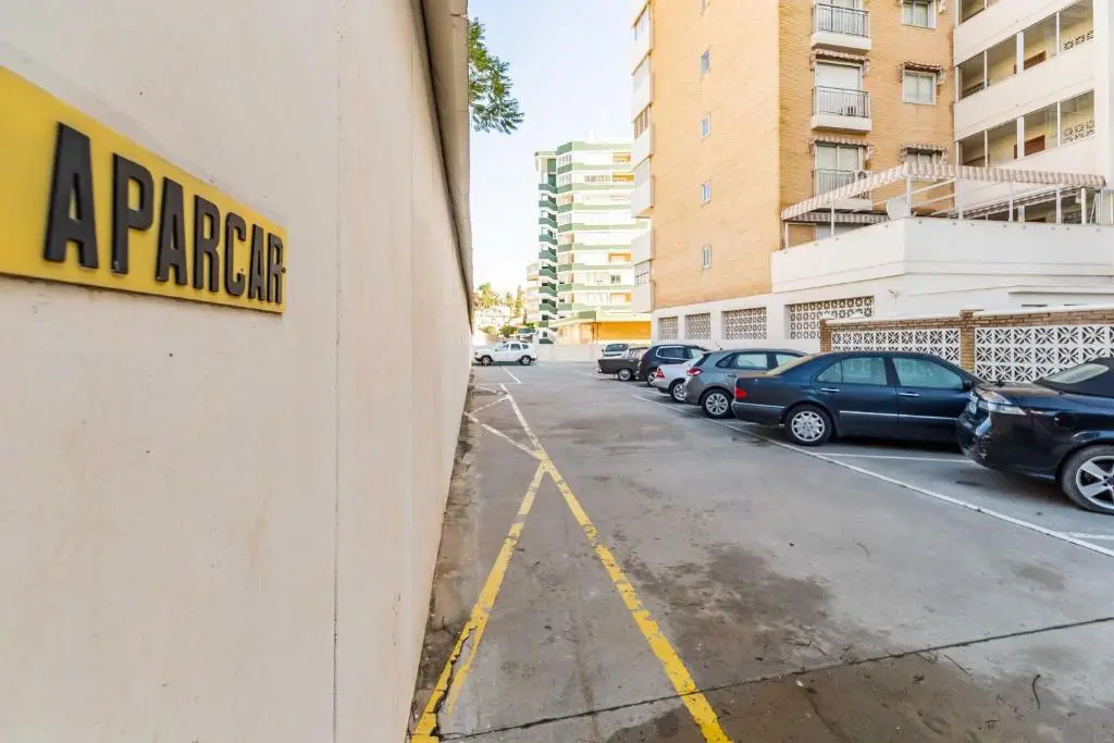 25-Modern Apartment in Paseo Maritimo, Fuengirola!