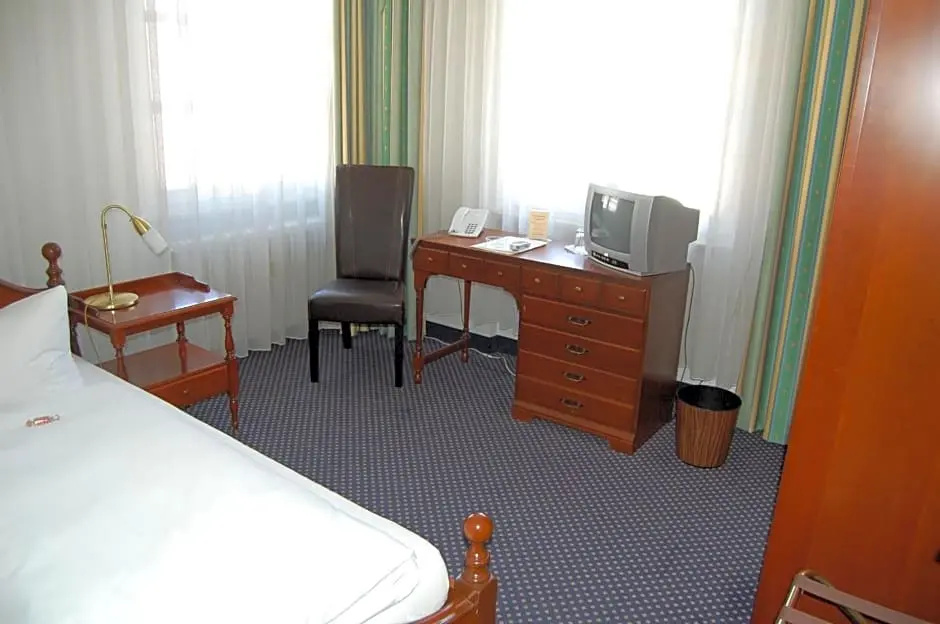 Der Fuerstenhof - Chambres